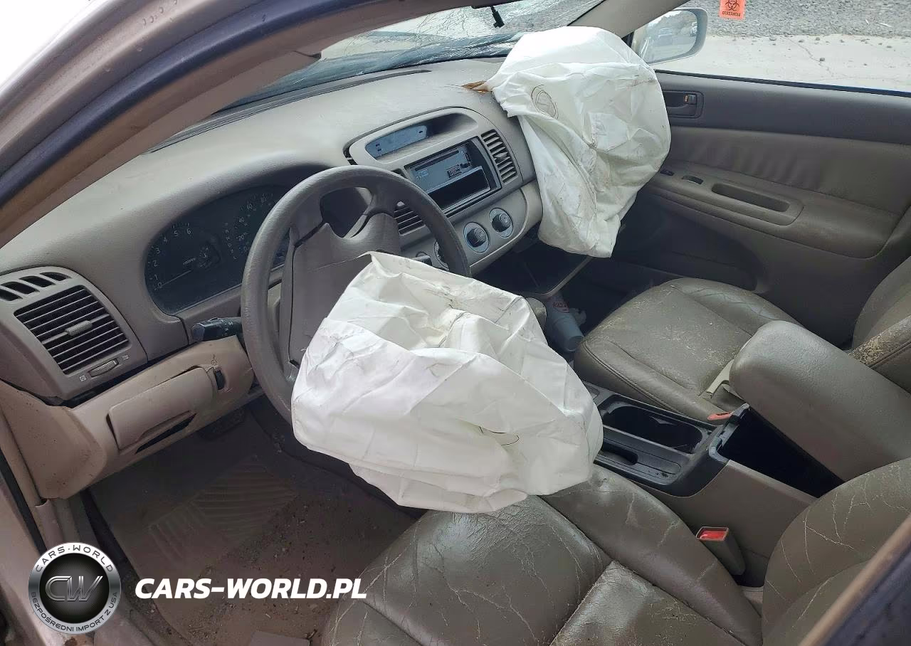 2002 Toyota Camry Le VIN:4T1BE32K02U620929 - 8