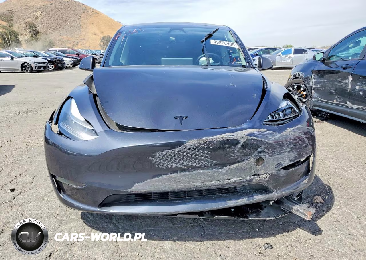 2024 Tesla Model Y VIN:7SAYGDEE1RF079965 - 5