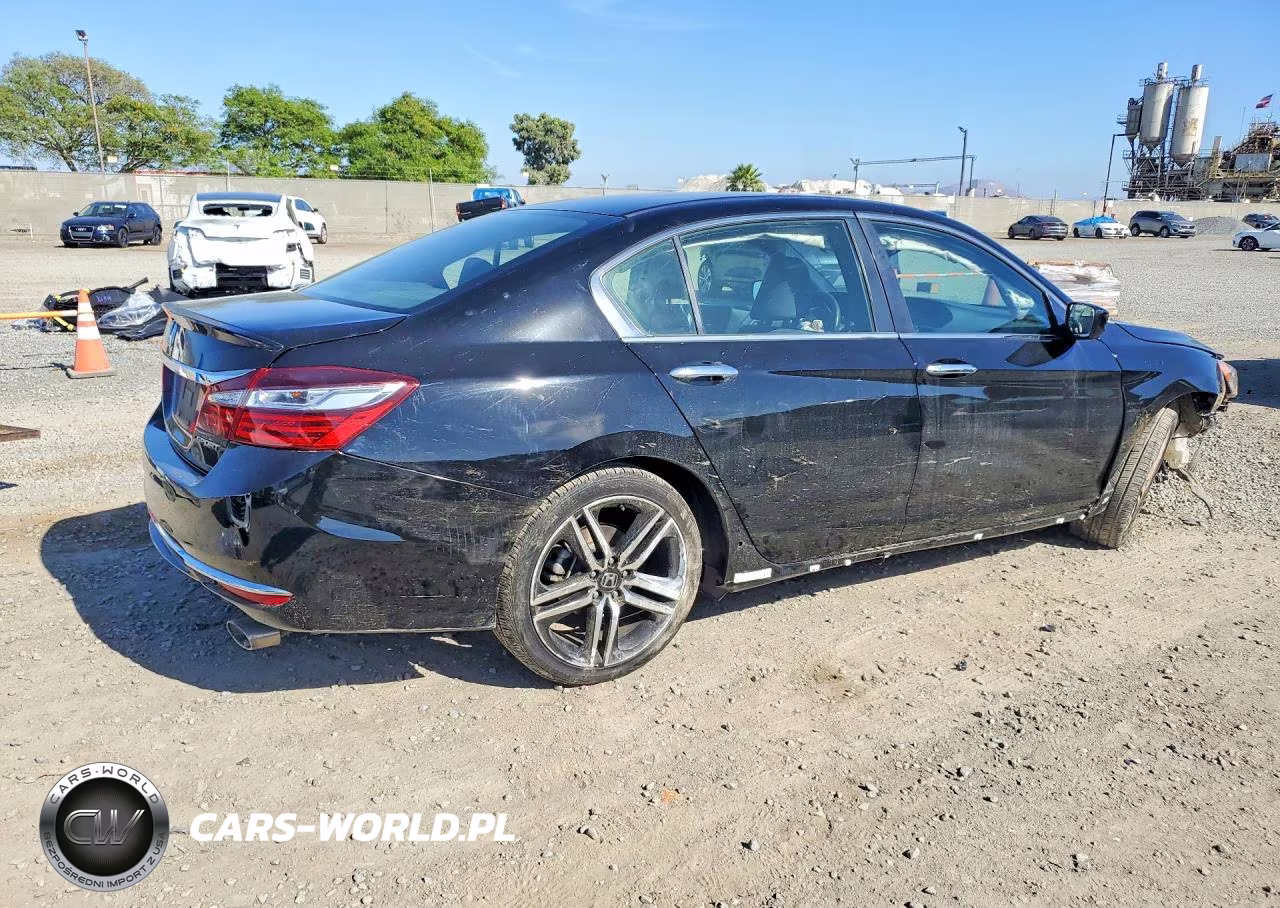 2017 Honda Accord Sport VIN:1HGCR2F56HA072362 - 3