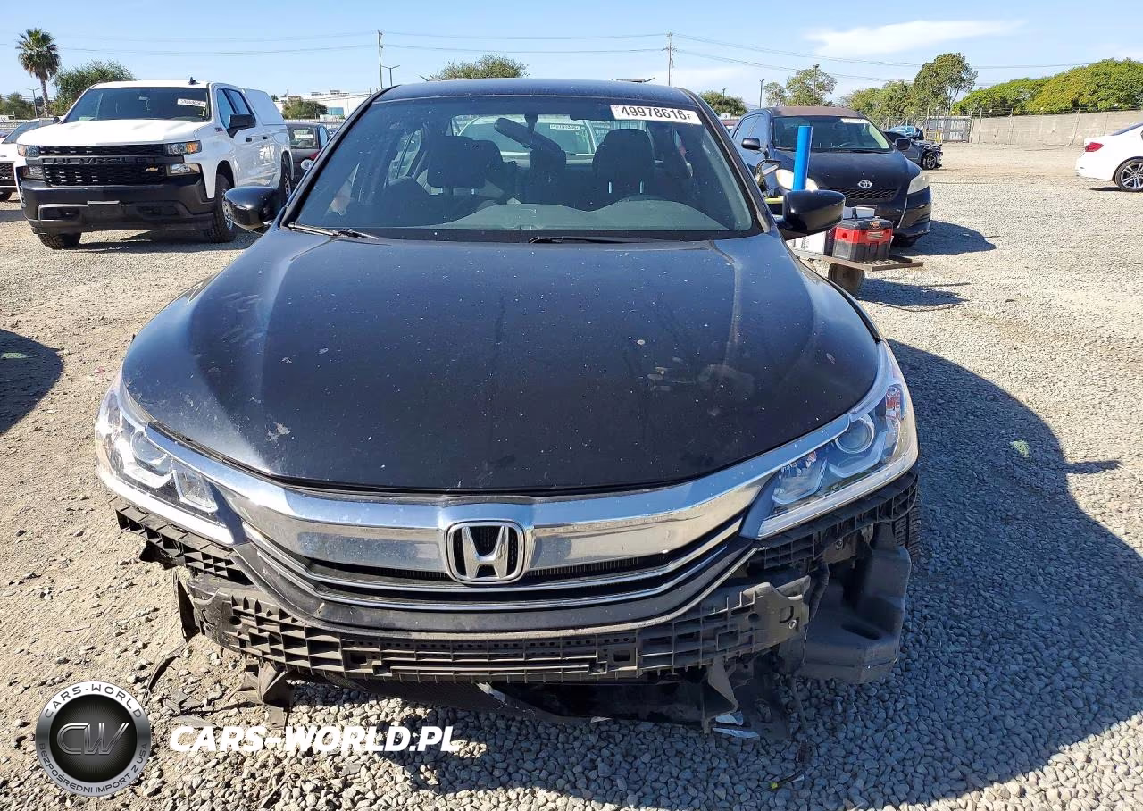 2017 Honda Accord Sport VIN:1HGCR2F56HA072362 - 5