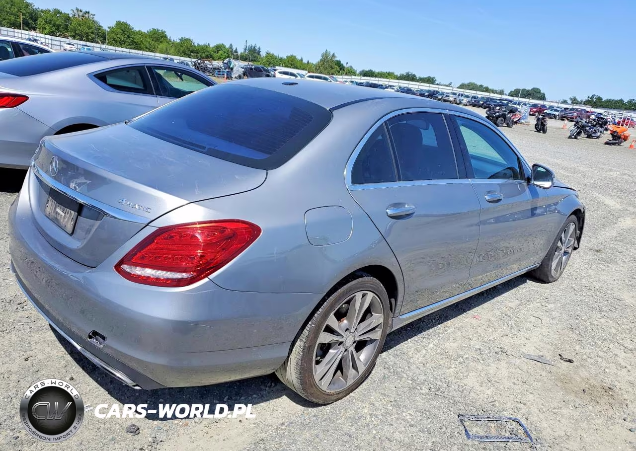 2015 Mercedes-Benz C 300 4Matic VIN:55SWF4KBXFU020182 - 3