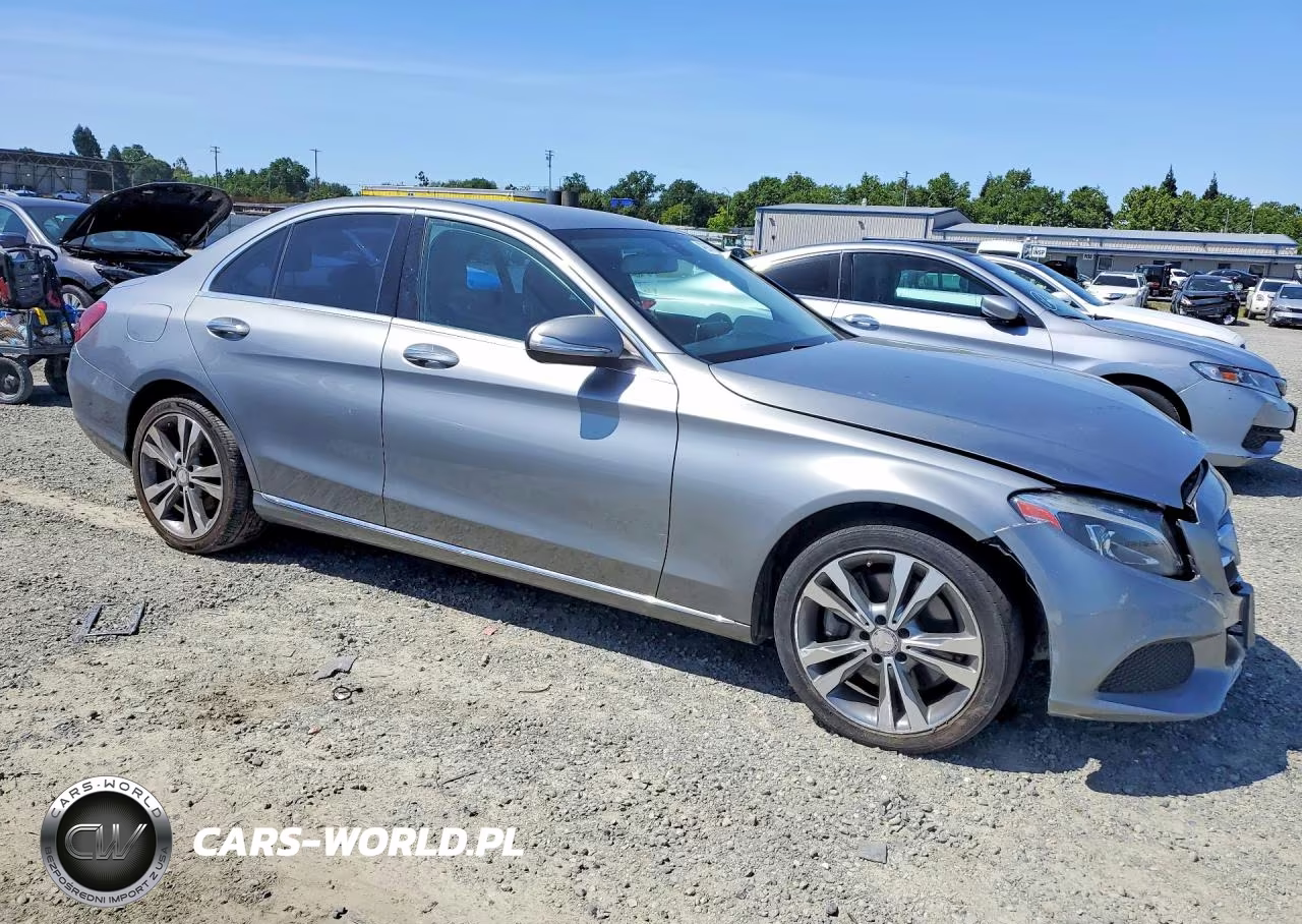 2015 Mercedes-Benz C 300 4Matic VIN:55SWF4KBXFU020182 - 4