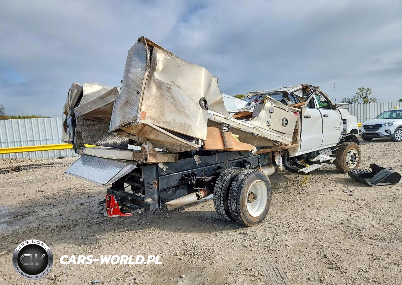 2024 Chevrolet Silverado Medium Duty VIN:1HTKJPVK6RH157560 - 4