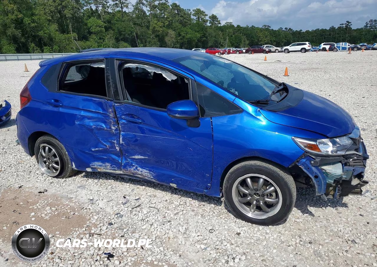 2019 Honda Fit Lx VIN:3HGGK5H41KM749937 - 4
