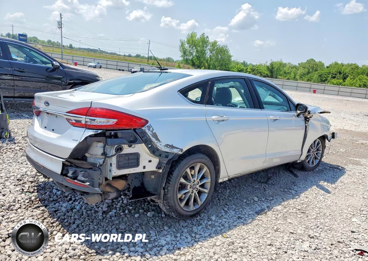 2017 Ford Fusion Se VIN:3FA6P0H72HR390835 - 3