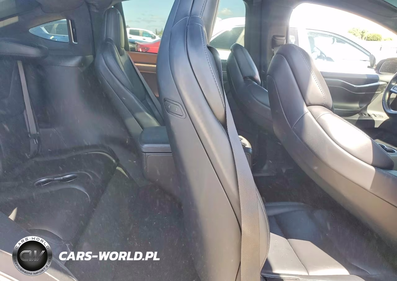 2018 Tesla Model X VIN:5YJXCBE25JF092169 - 11