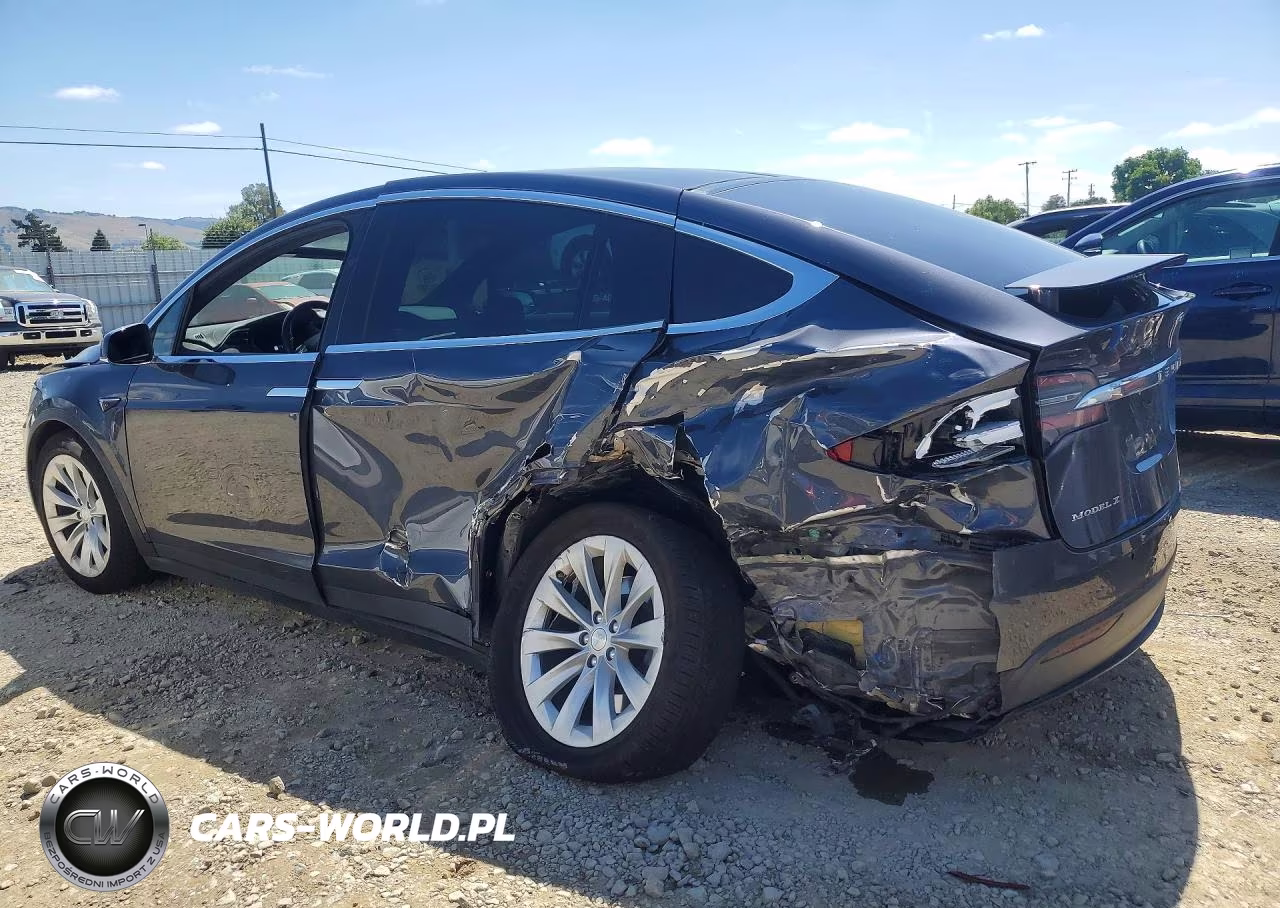 2018 Tesla Model X VIN:5YJXCBE25JF092169 - 2