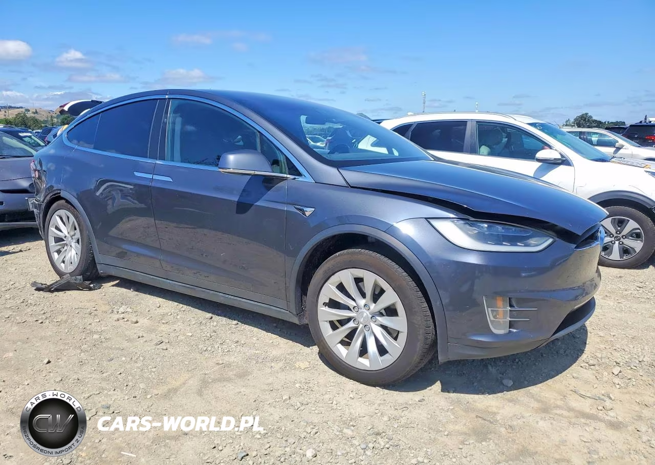 2018 Tesla Model X VIN:5YJXCBE25JF092169 - 4