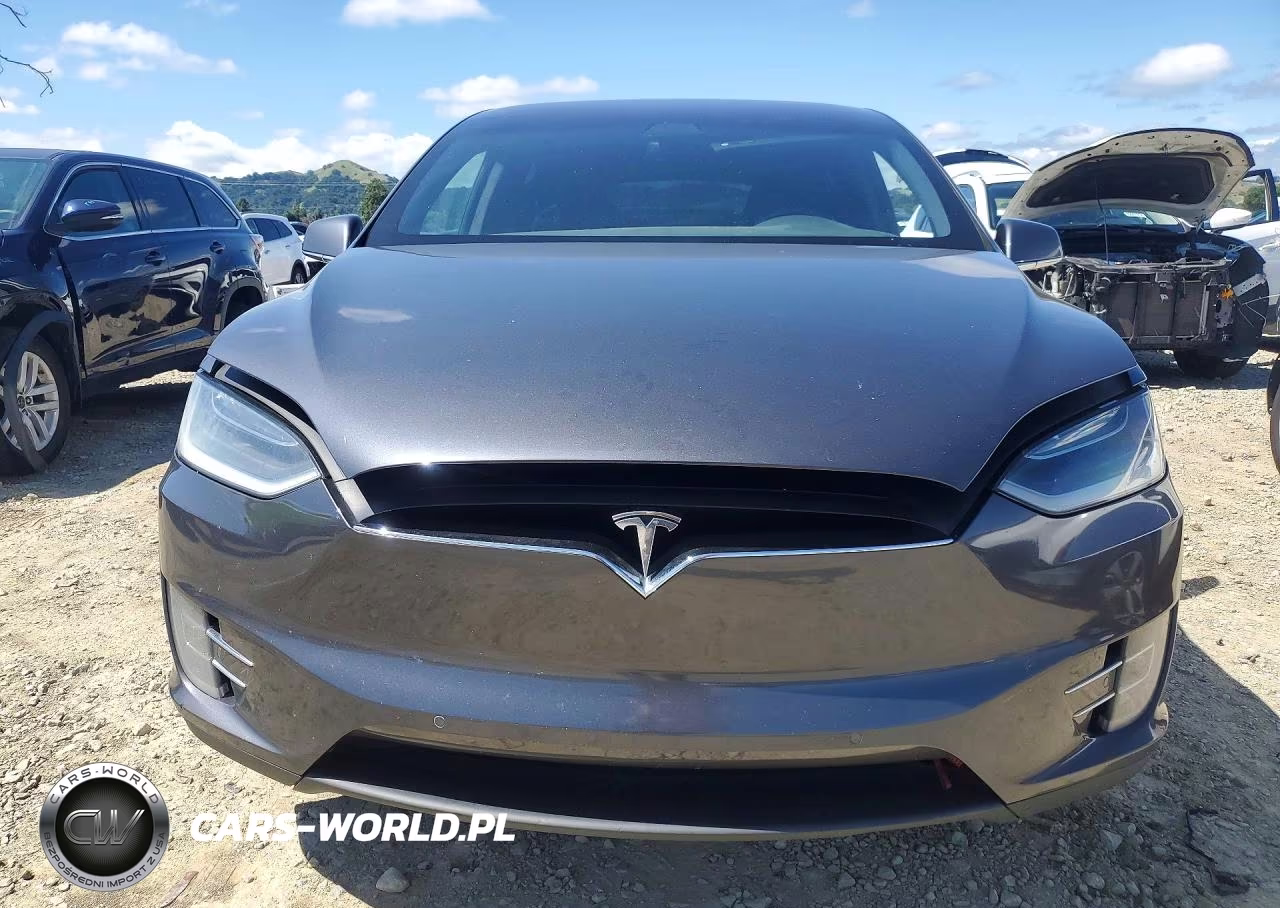2018 Tesla Model X VIN:5YJXCBE25JF092169 - 5