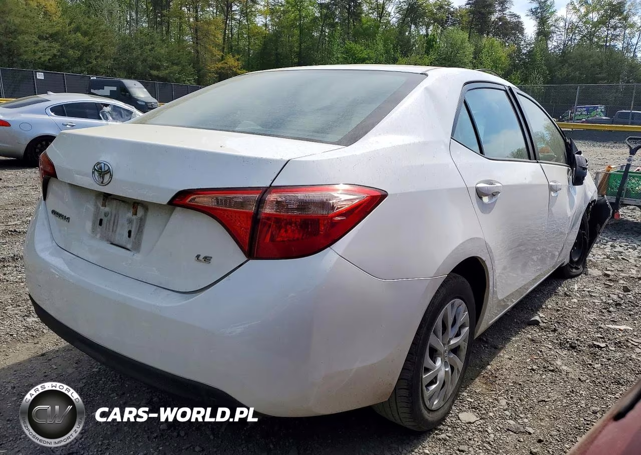 2019 Toyota Corolla Le VIN:2T1BURHEXKC232809 - 3