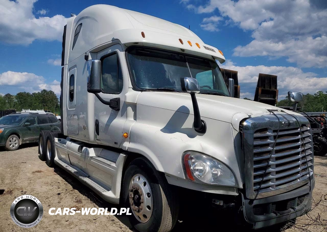 2011 Freightliner Cascadia 125 Semi Truck