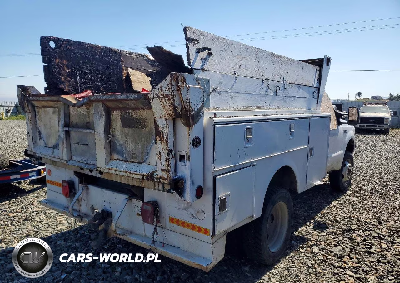 2003 Ford F550 Super Duty VIN:1FDAF56S93ED42865 - 3