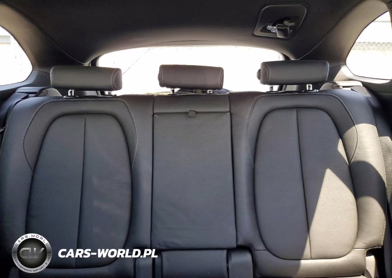 2018 BMW X1 xDrive28I VIN:WBXHT3C31J5L28455 - 10
