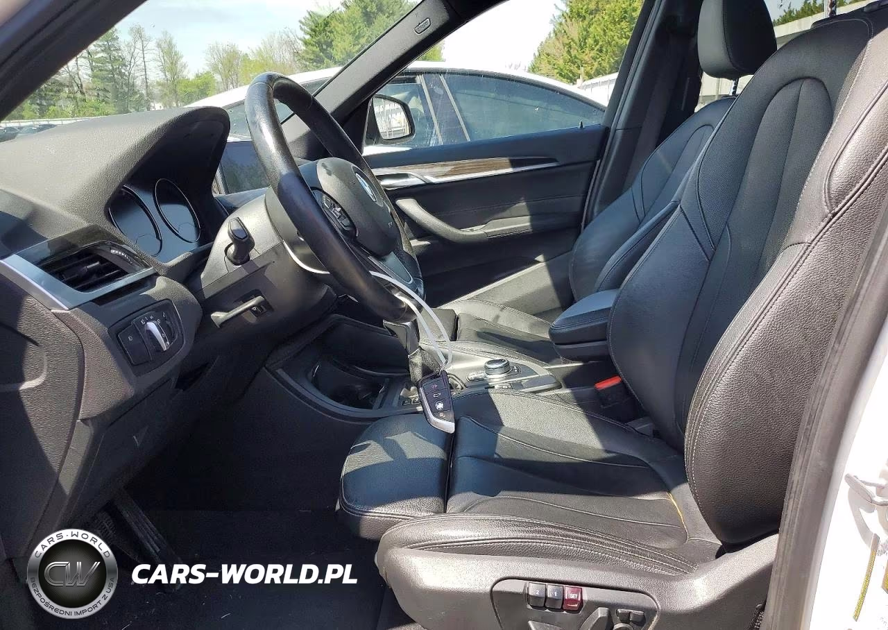 2018 BMW X1 xDrive28I VIN:WBXHT3C31J5L28455 - 7