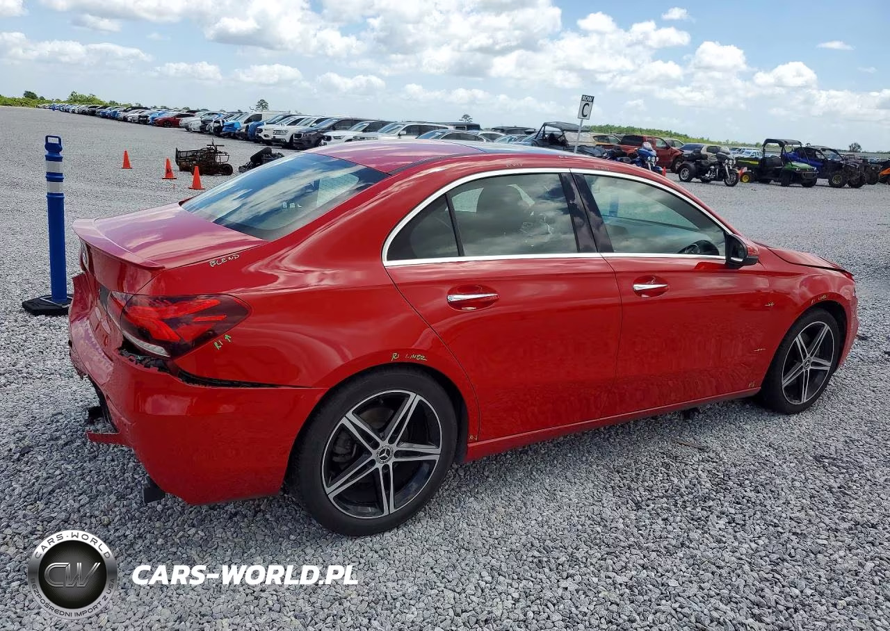 2019 Mercedes-Benz A-Class VIN:WDD3G4EBXKW015802 - 3
