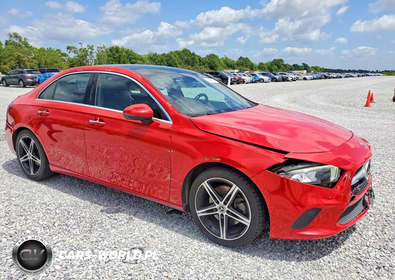 2019 Mercedes-Benz A-Class VIN:WDD3G4EBXKW015802 - 4