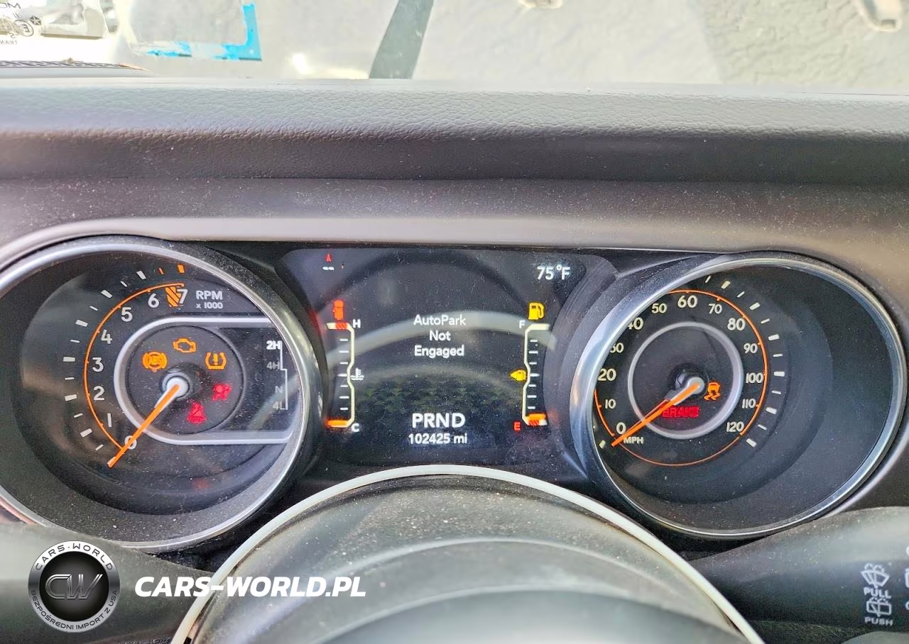 2020 Jeep Wrangler Unlimited Sport VIN:1C4HJXDG6LW267600 - 9