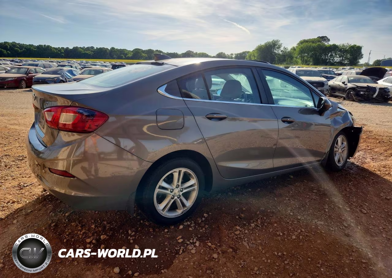 2017 Chevrolet Cruze Lt VIN:1G1BE5SM1H7205930 - 3
