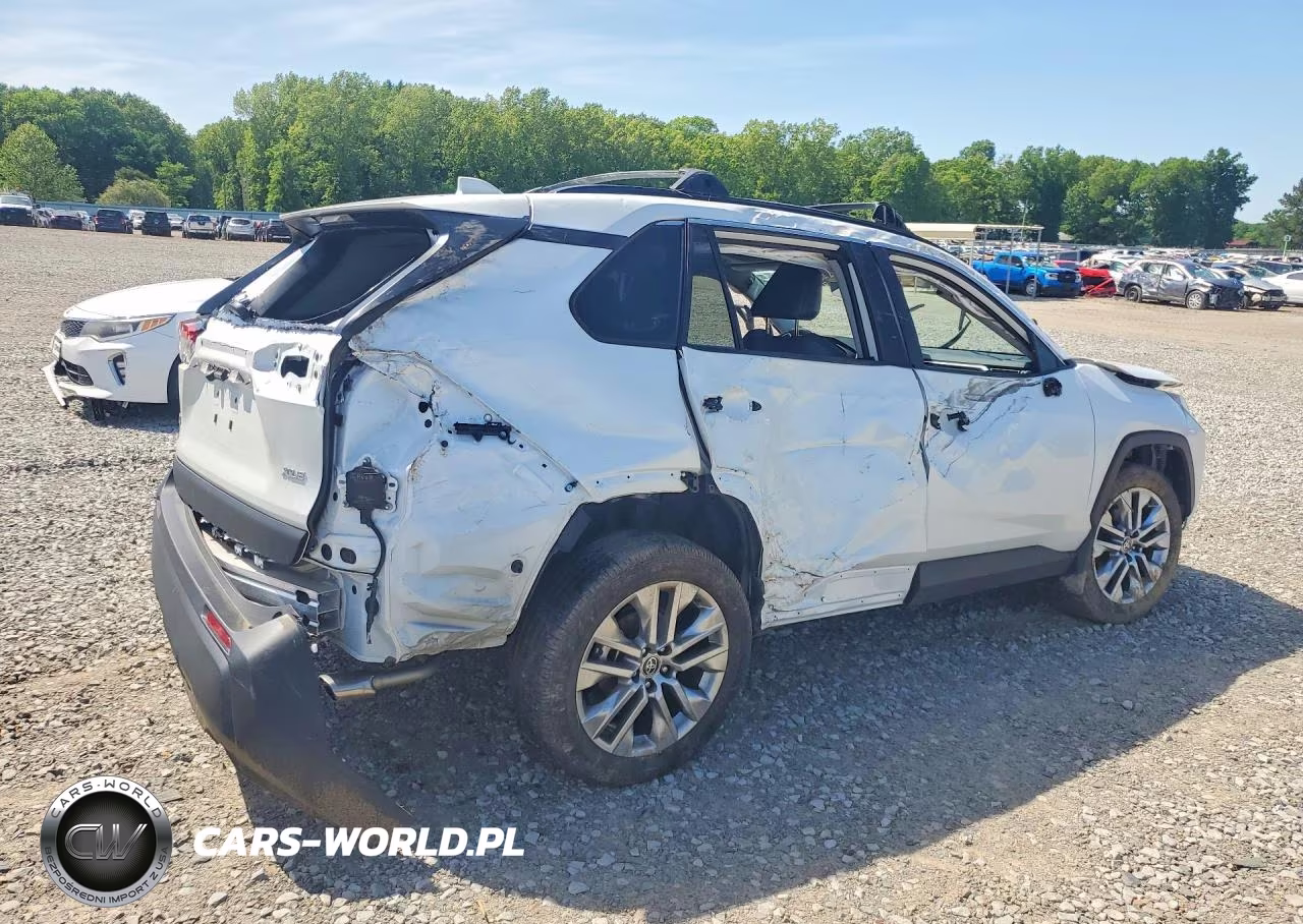 2024 Toyota Rav4 Xle Premium VIN:2T3C1RFVXRW303281 - 3