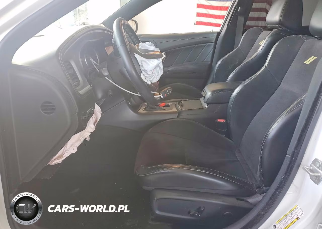 2023 Dodge Charger Scat Pack VIN:2C3CDXGJ1PH529735 - 7