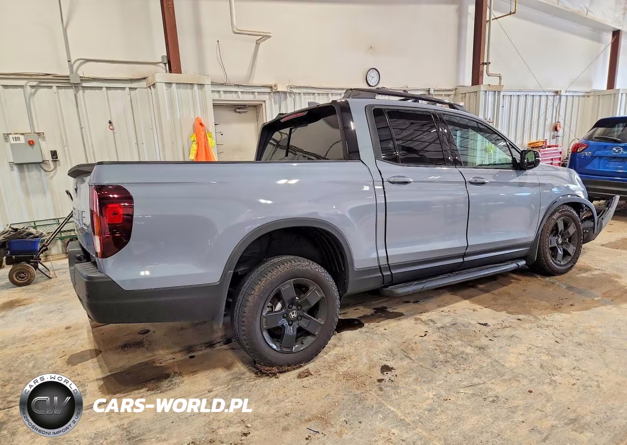2025 Honda Ridgeline Black Edition VIN:5FPYK3F8XSB047074 - 3