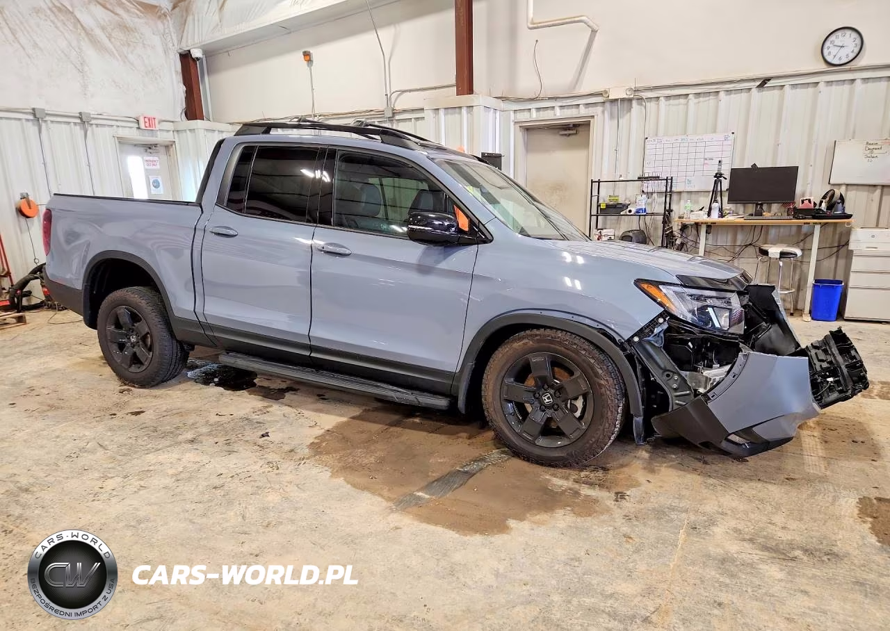 2025 Honda Ridgeline Black Edition VIN:5FPYK3F8XSB047074 - 4