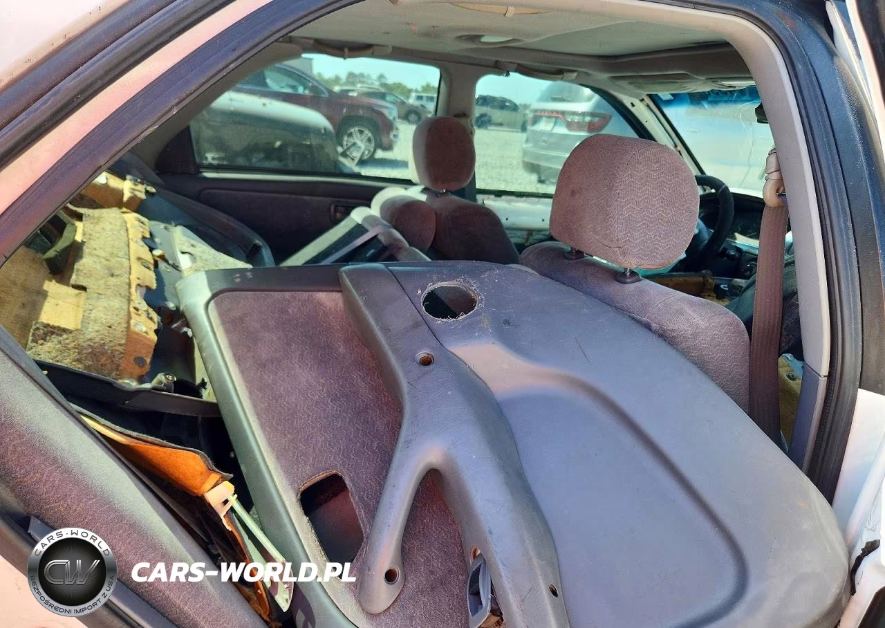 1999 Toyota Camry VIN:4T1BG28K2XU571865 - 10