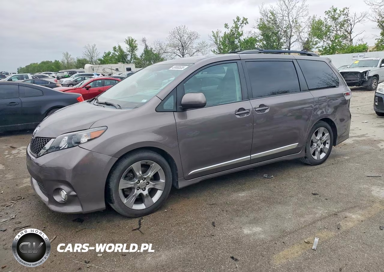2012 Toyota Sienna Sport