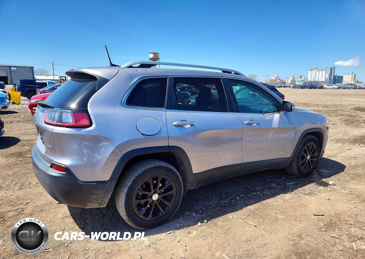 2019 Jeep Cherokee Latitude VIN:1C4PJLCB7KD128550 - 3