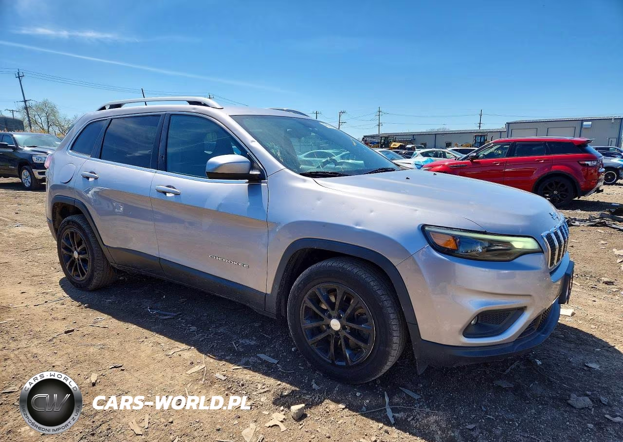 2019 Jeep Cherokee Latitude VIN:1C4PJLCB7KD128550 - 4