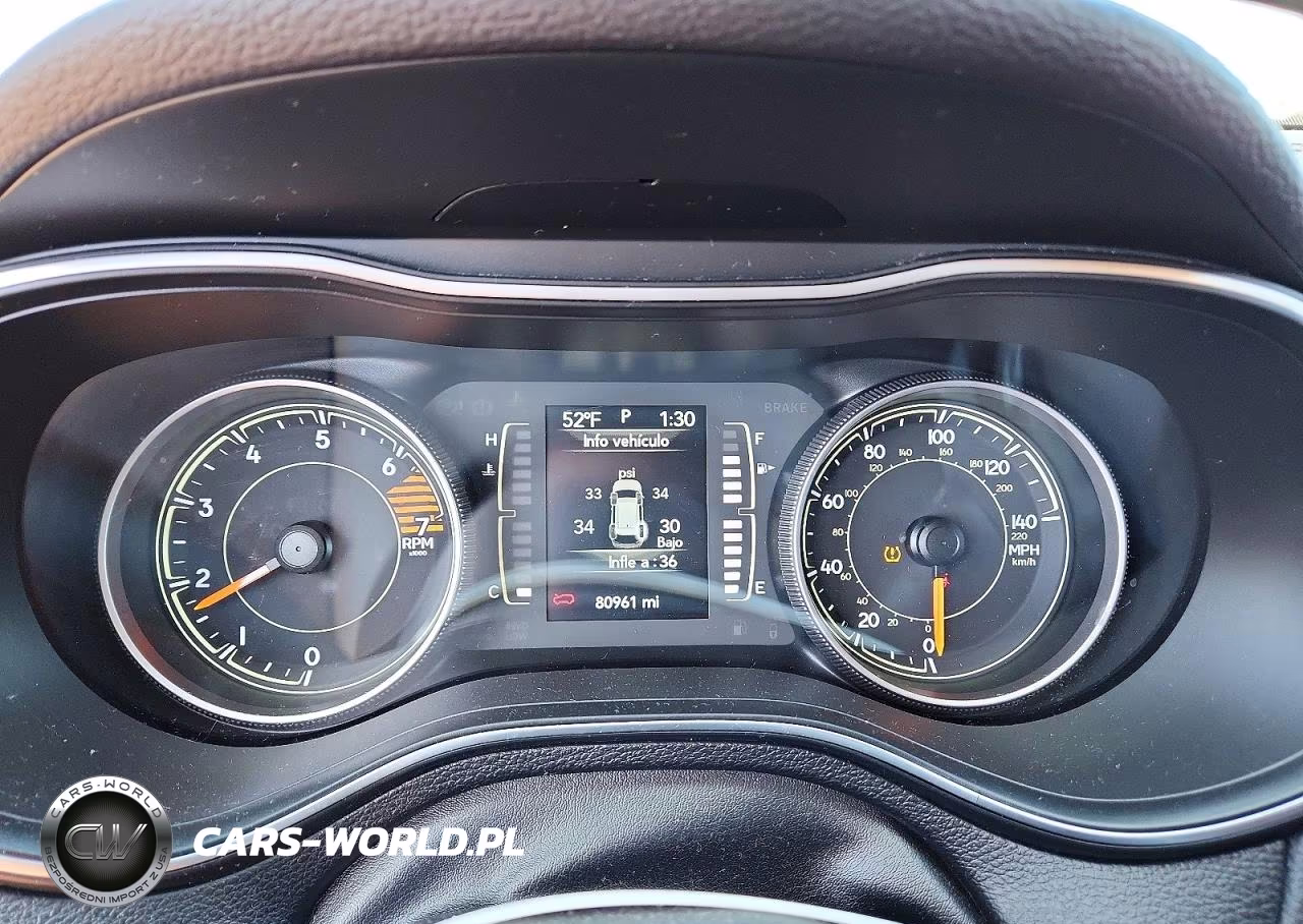 2019 Jeep Cherokee Latitude VIN:1C4PJLCB7KD128550 - 9