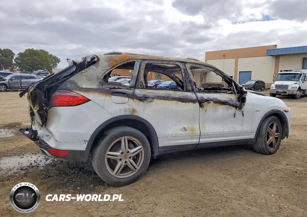 2013 Porsche Cayenne VIN:WP1AF2A20DLA36045 - 3