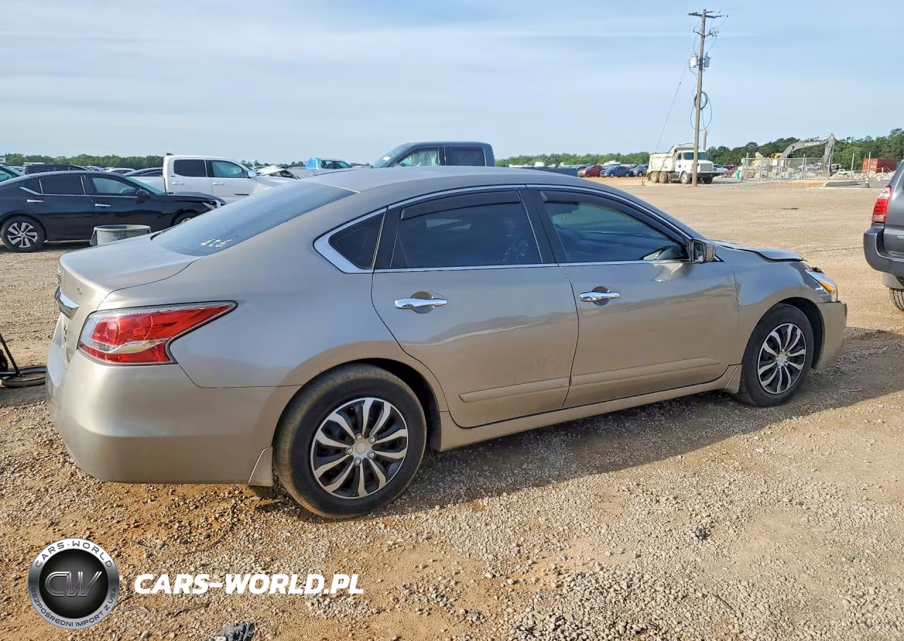 2015 Nissan Altima 2.5 S VIN:1N4AL3AP2FN860329 - 3