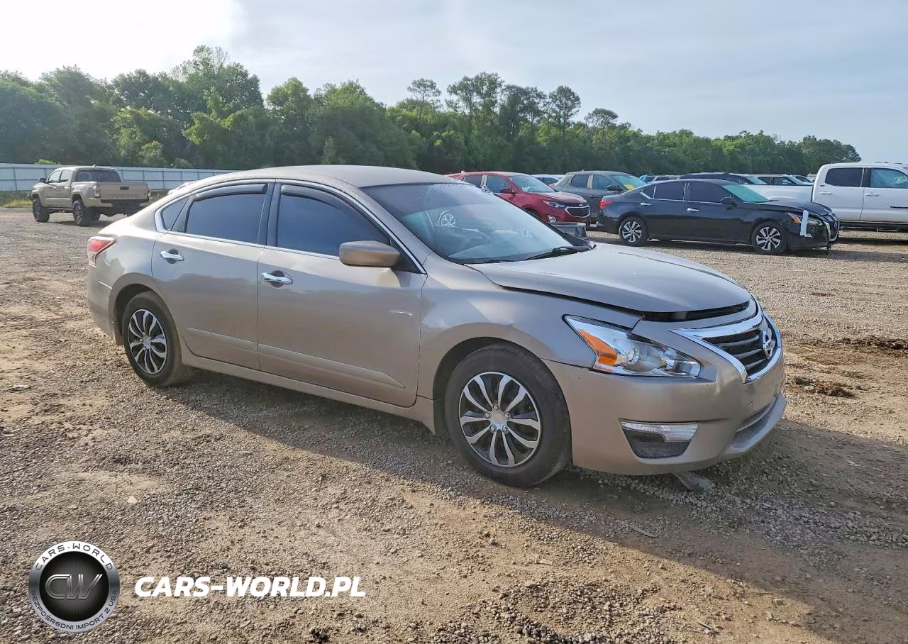 2015 Nissan Altima 2.5 S VIN:1N4AL3AP2FN860329 - 4
