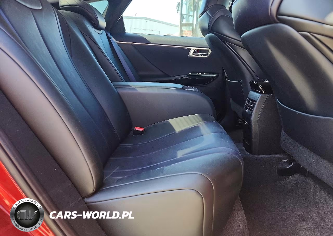 2018 Toyota Mirai VIN:JTDBVRBD6JA005214 - 10