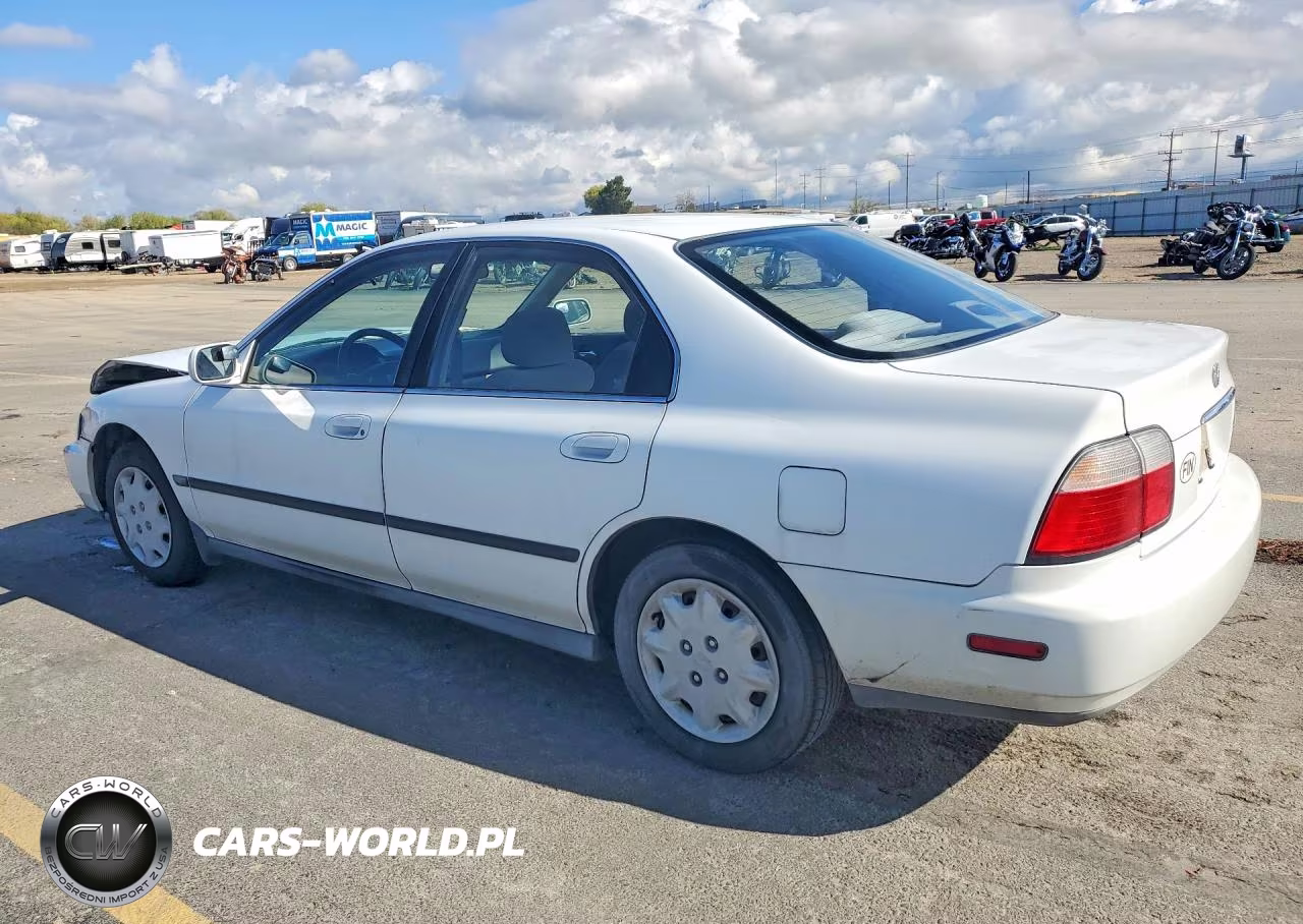 1996 Honda Accord Lx VIN:1HGCD5636TA213681 - 2