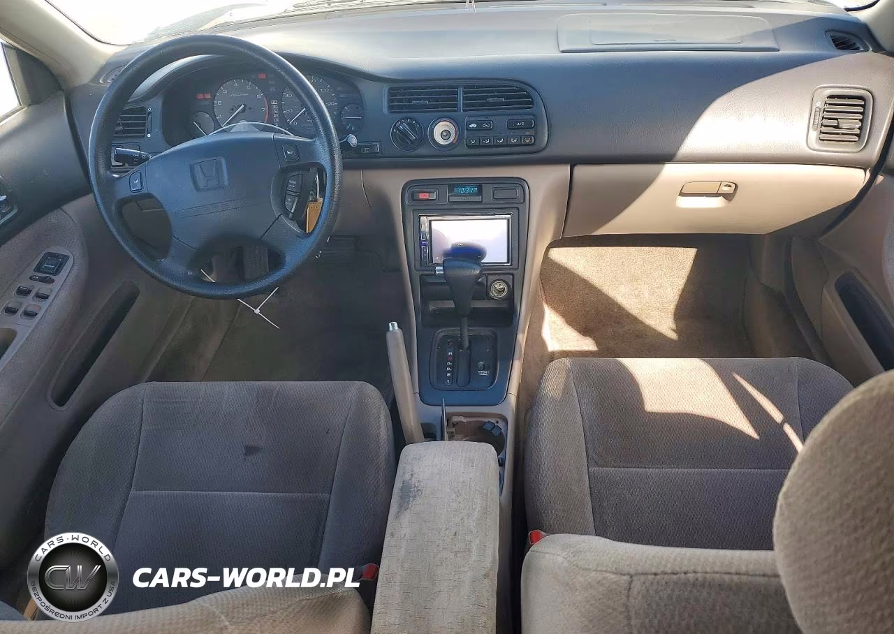 1996 Honda Accord Lx VIN:1HGCD5636TA213681 - 8