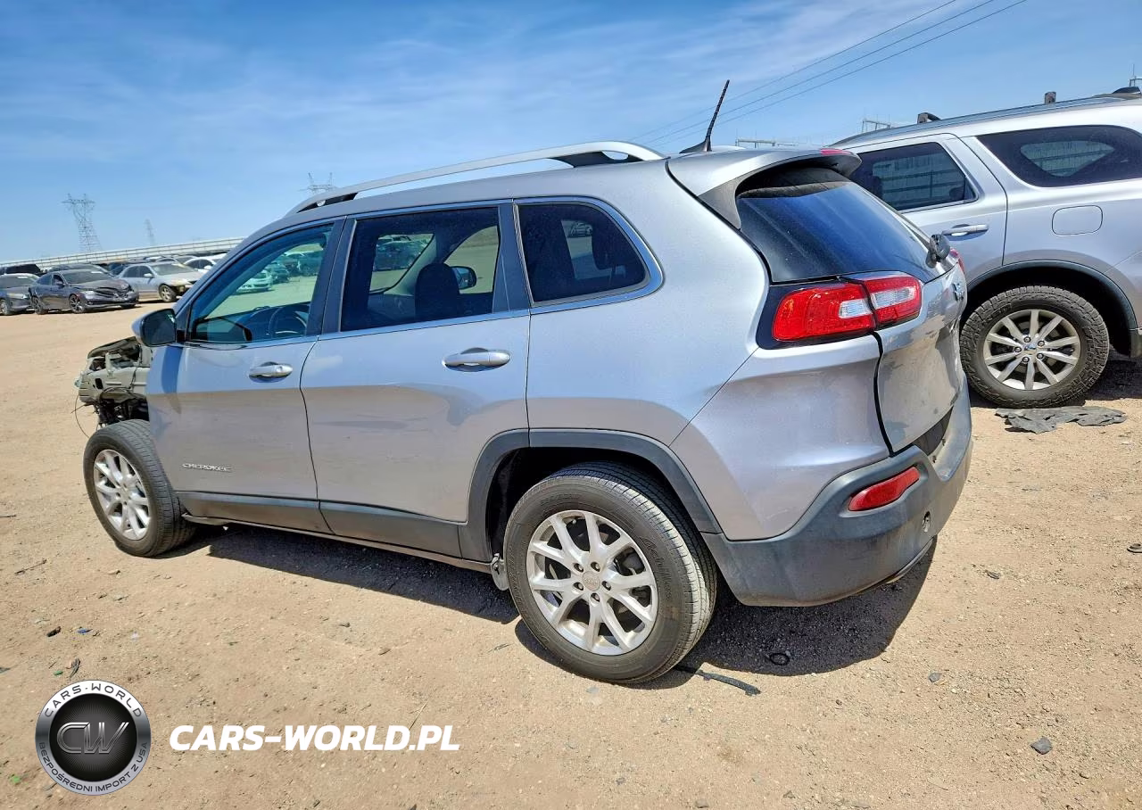 2017 Jeep Cherokee Latitude VIN:1C4PJLCBXHW573040 - 2