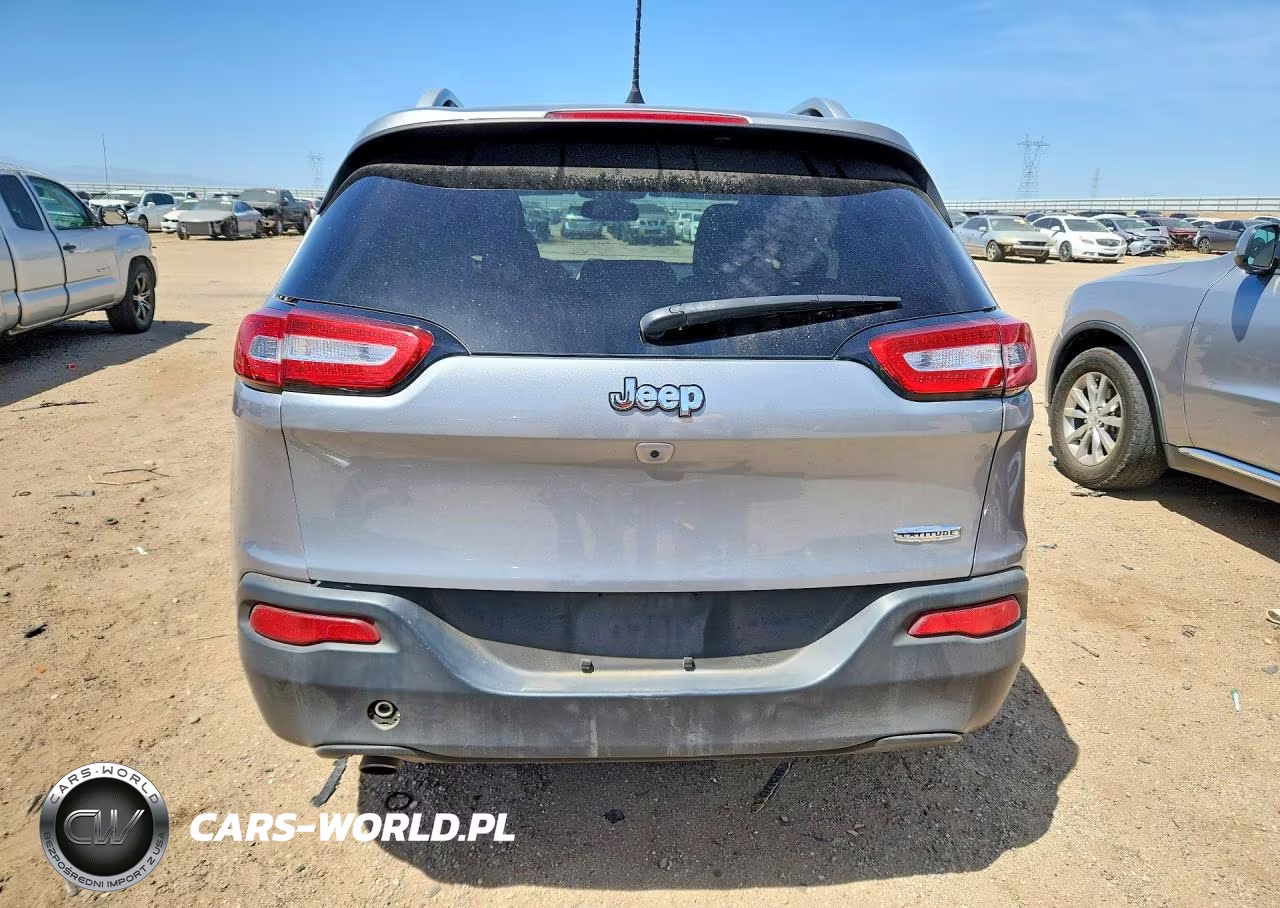 2017 Jeep Cherokee Latitude VIN:1C4PJLCBXHW573040 - 6