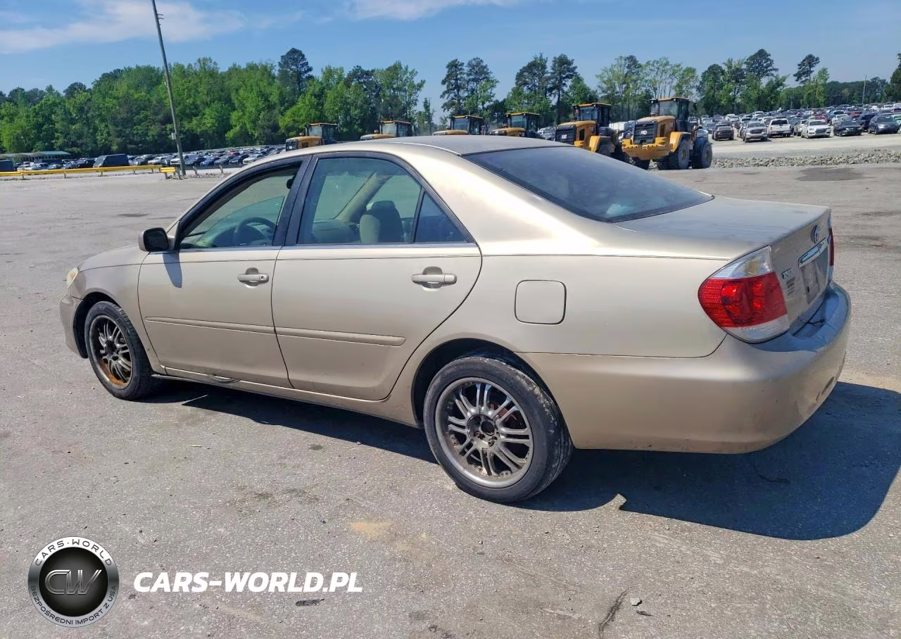 2005 Toyota Camry Le VIN:4T1BE32K75U538815 - 2
