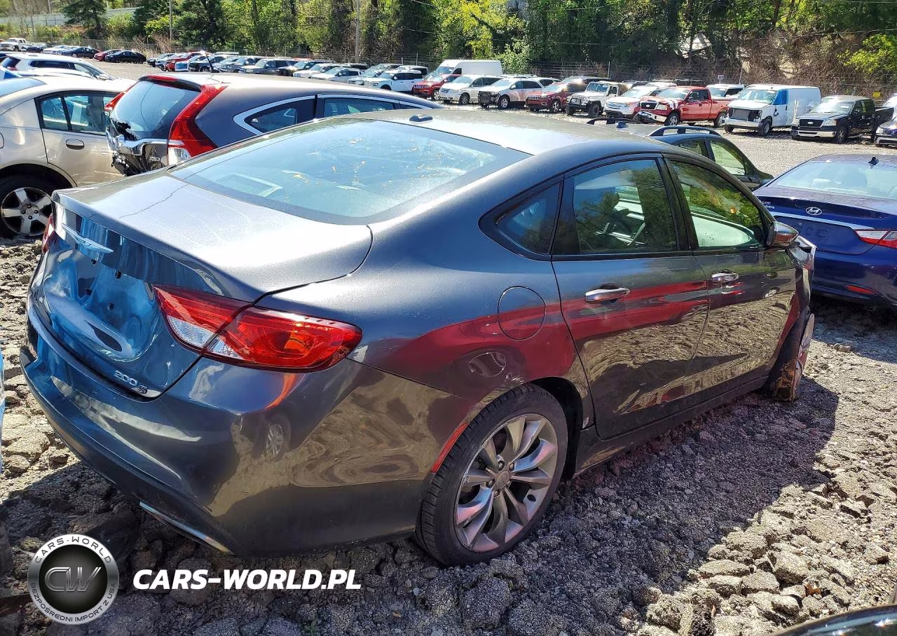 2015 Chrysler 200 S VIN:1C3CCCBB3FN527292 - 3