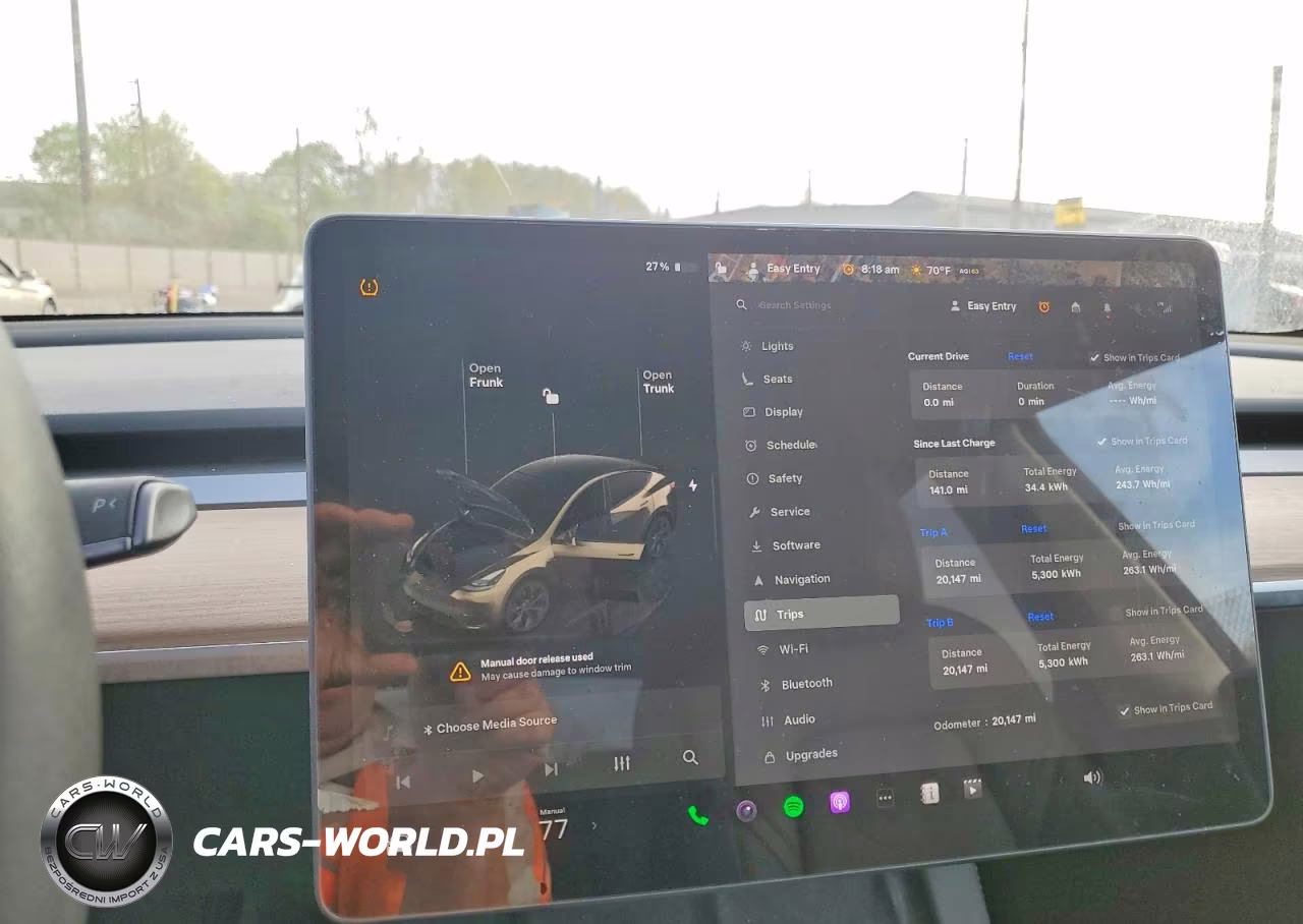 2025 Tesla Model Y VIN:7SAYGDED8SF255309 - 9