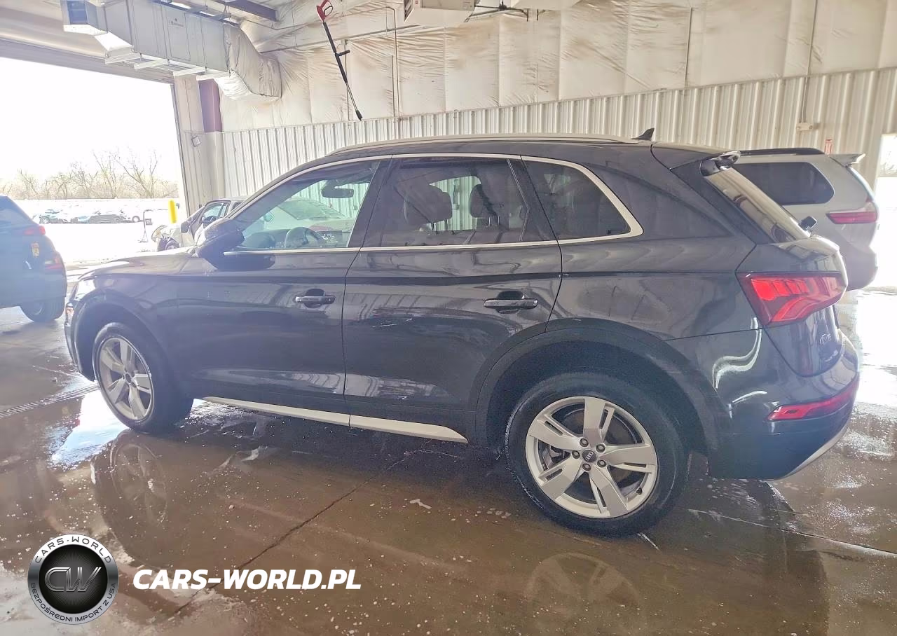 2018 Audi Q5 Premium Plus VIN:WA1BNAFY3J2212453 - 2