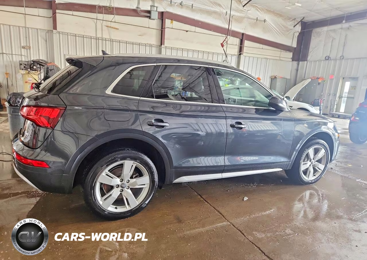 2018 Audi Q5 Premium Plus VIN:WA1BNAFY3J2212453 - 3