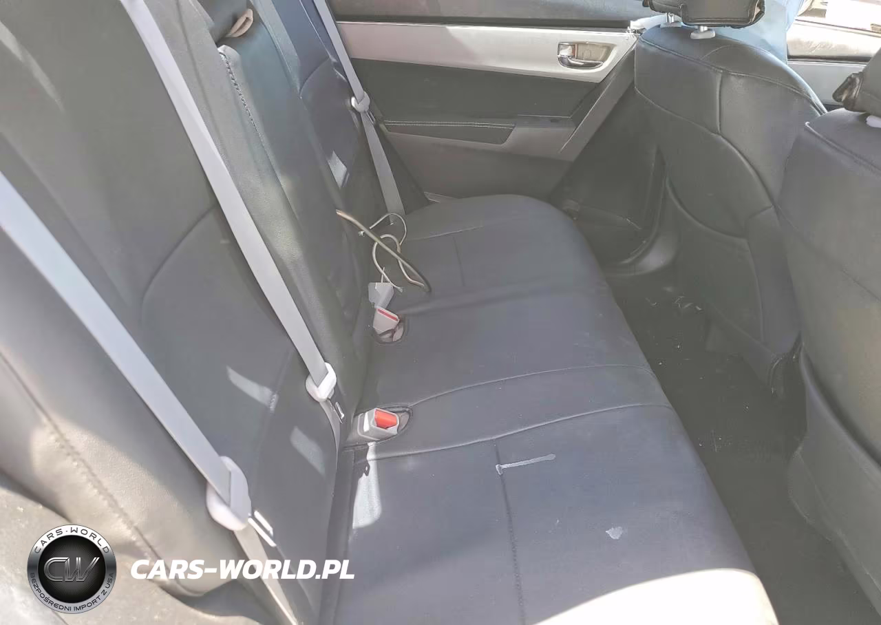 2018 Toyota Corolla Le VIN:5YFBURHE1JP823318 - 10