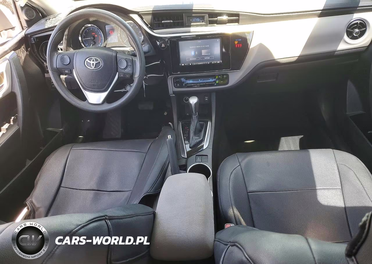 2018 Toyota Corolla Le VIN:5YFBURHE1JP823318 - 8