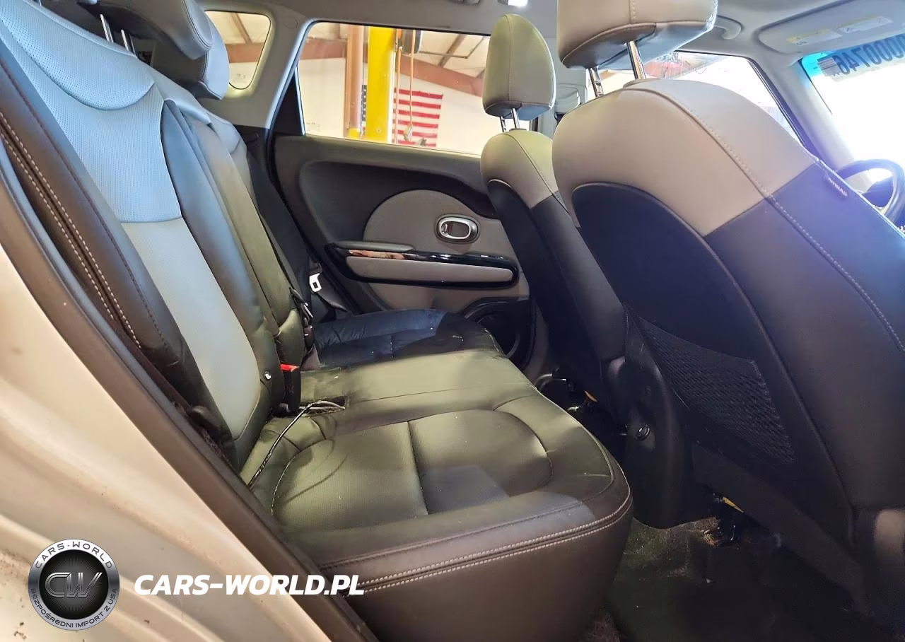 2017 Kia Soul + VIN:KNDJP3A5XH7430035 - 11