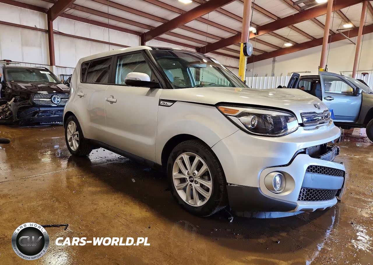 2017 Kia Soul + VIN:KNDJP3A5XH7430035 - 4