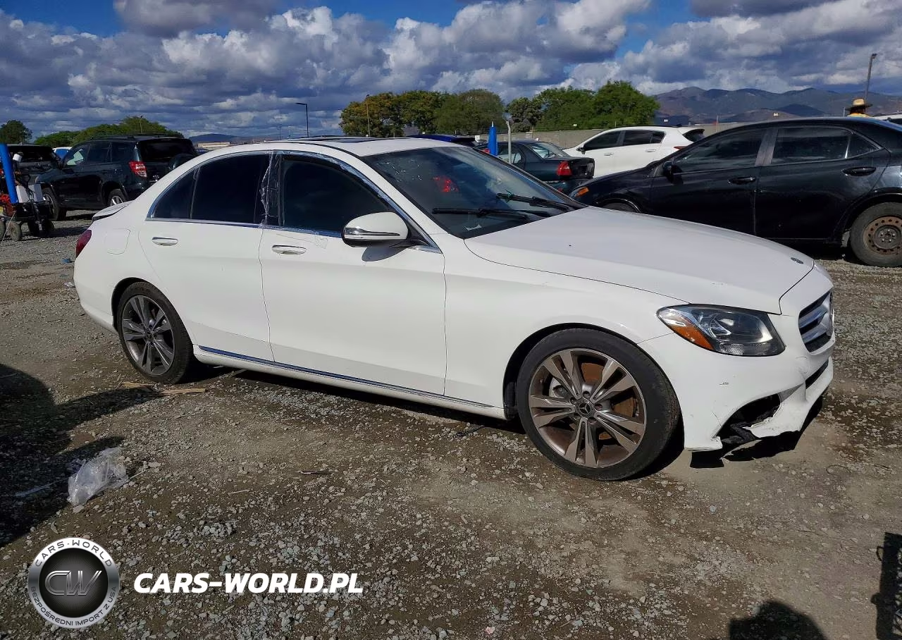2018 Mercedes-Benz C 300 VIN:55SWF4JB2JU257520 - 4