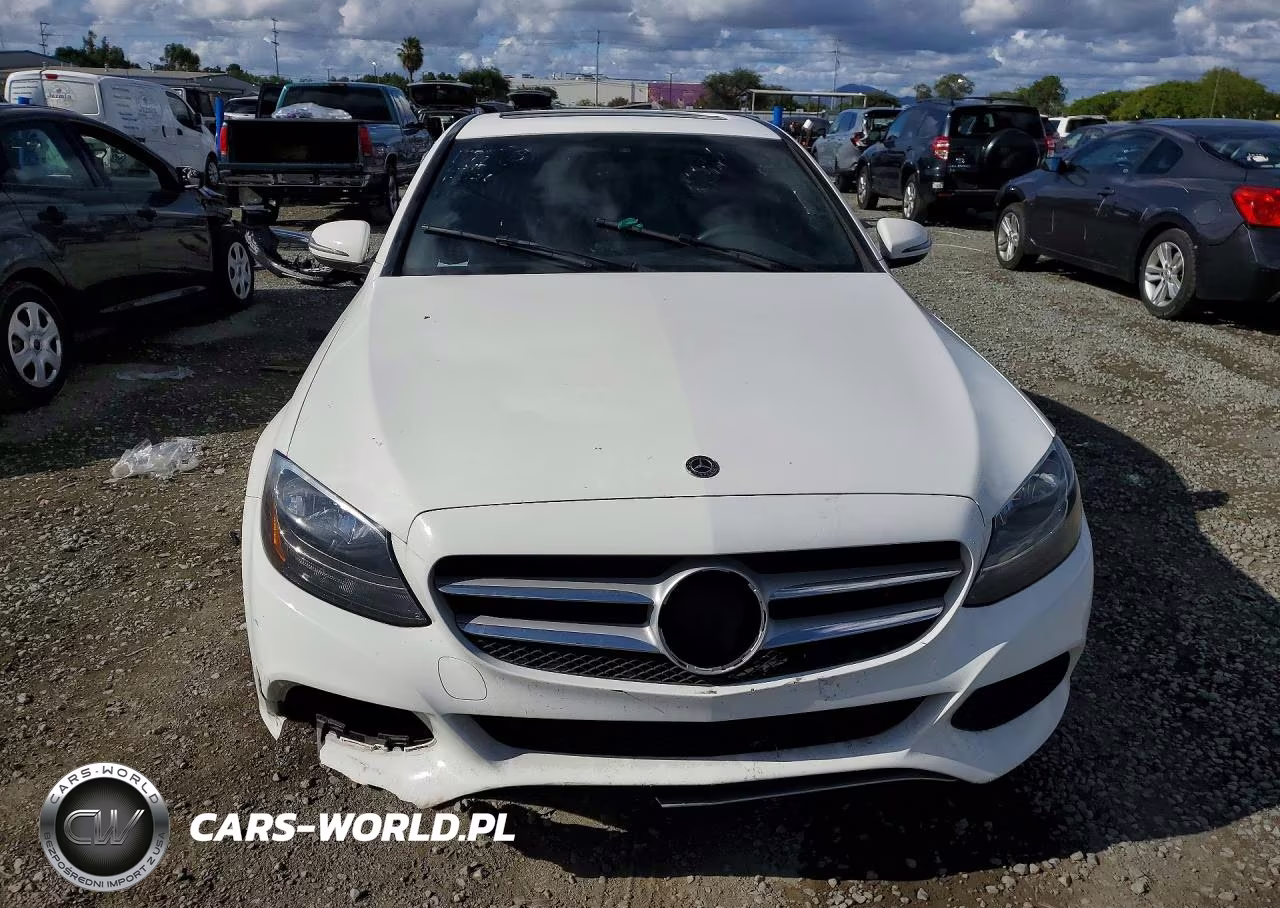 2018 Mercedes-Benz C 300 VIN:55SWF4JB2JU257520 - 5